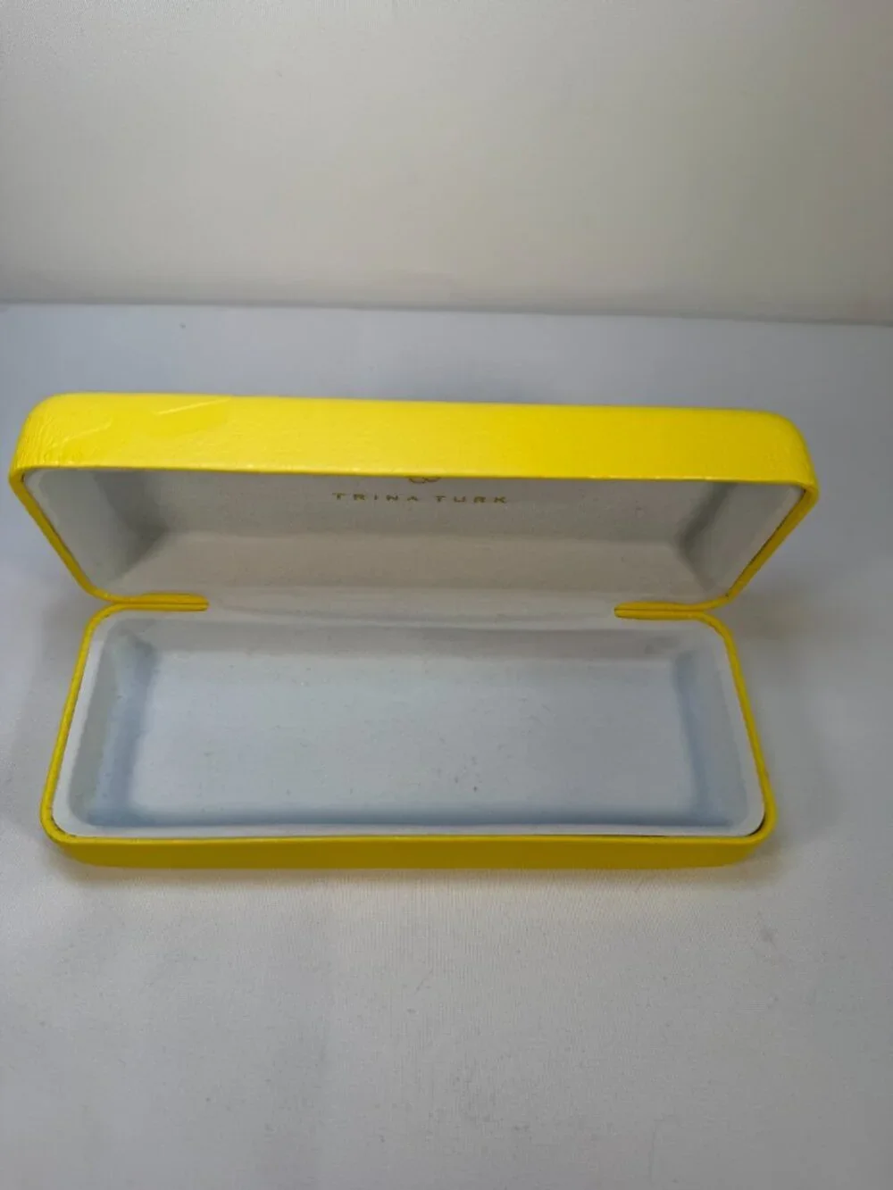 TRINA TURK Yellow Clamshell Glasses Eyeglass Sunglass Case and Cloth